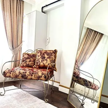 Ortakoy Sahilde Luks Dizayn Edilmis Ferah Daire Appartement