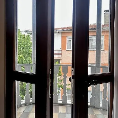 Ortakoy Sahilde Luks Dizayn Edilmis Ferah Daire Appartement Istambul